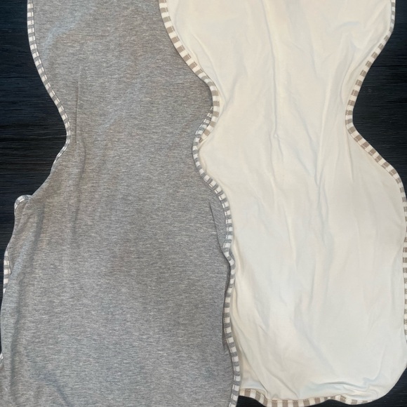 Gray and White Baby Swaddle Set size small Love To Dream - Picture 4 of 4